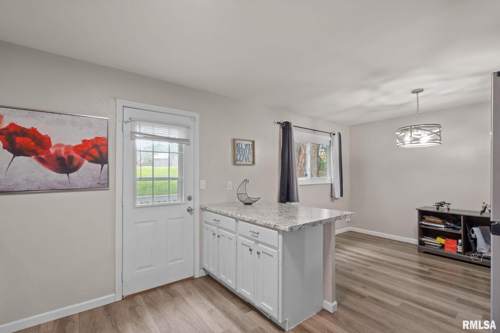 15 Riverview Lane Bettendorf, IA 52722 - Photo 8 of 30