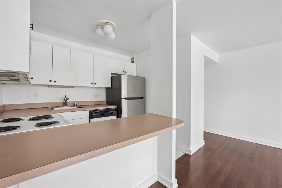 33 East Cedar Street, Unit 7D Chicago, IL 60611 - Photo 10 of 20
