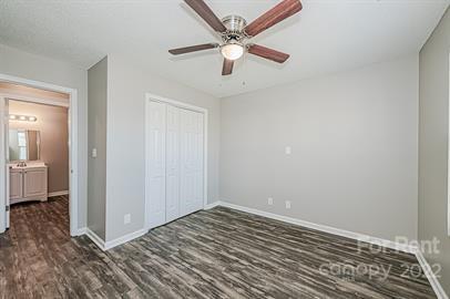 308 South Hoskins Road, Unit D Charlotte, NC 28208 - Photo 18 of 19 a view of a livingroom with a workspace