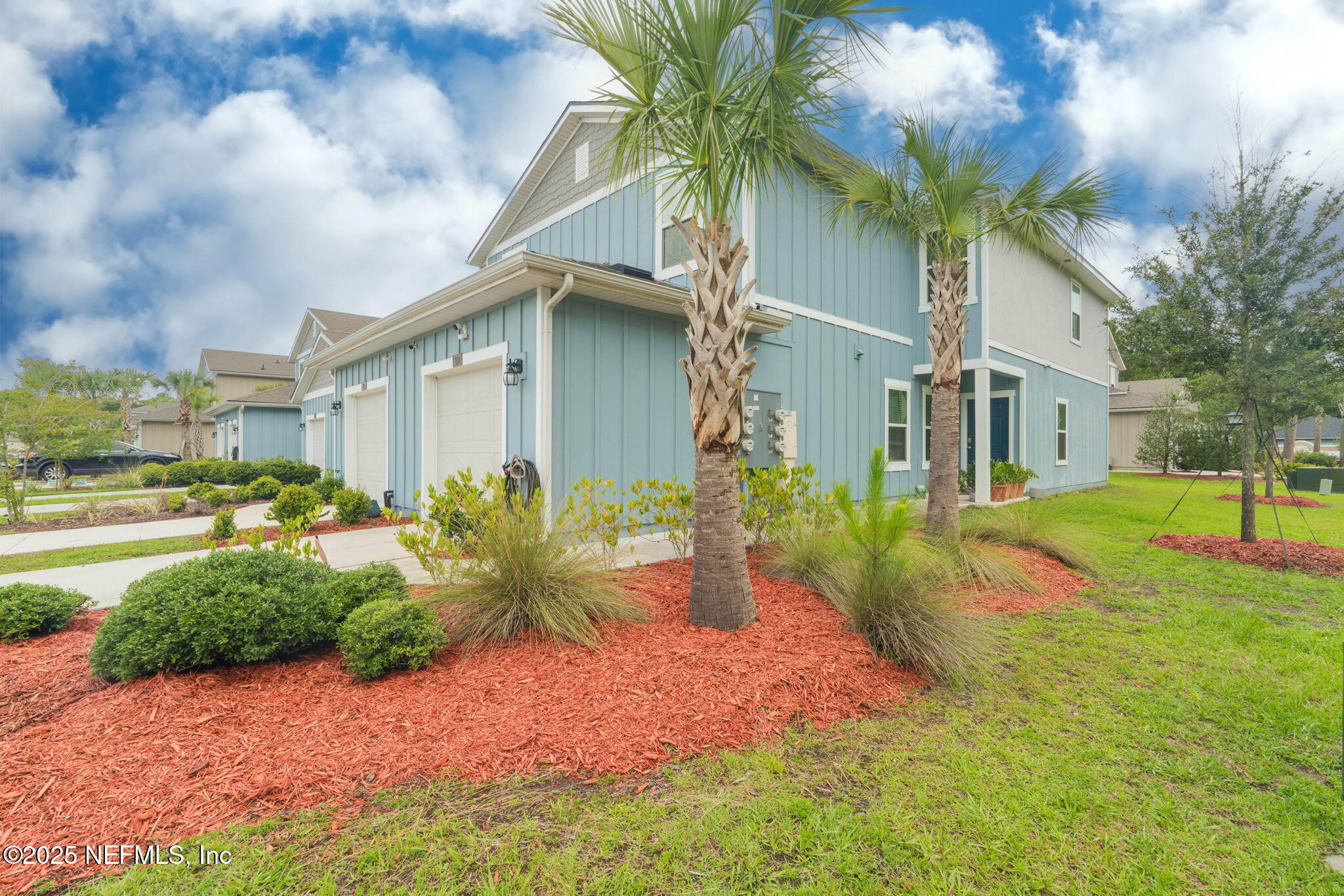 852 Capitol Parkway Jacksonville, FL 32218 - Photo 2 of 42 a view of a yard in front of a house