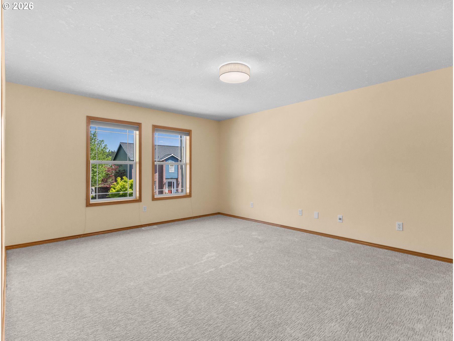 366 Southwest 37th Circle Gresham, OR 97080 - Photo 33 of 47 an empty room with window