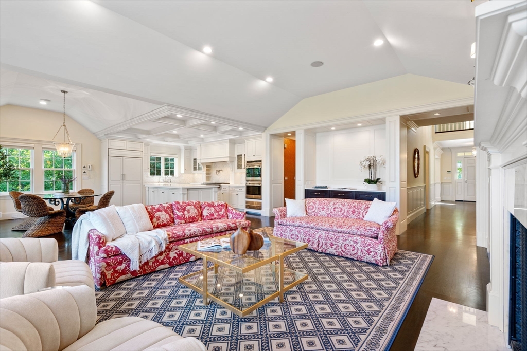 27 Pine Summit Circle, Unit 27 Weston, MA 02493 - Photo 9 of 42 a living room with furniture