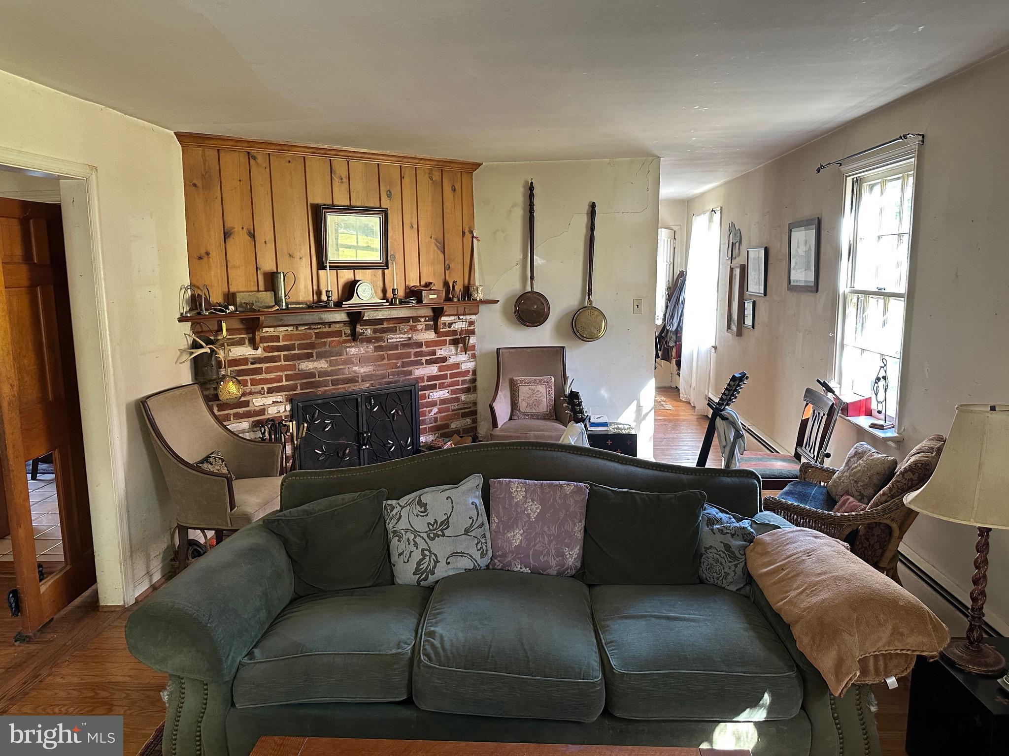 1693 Embreeville Road Coatesville, PA 19320 - Photo 21 of 55 Living room