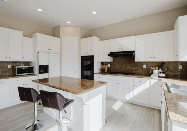 $2,098,888 | 25657 Crestfield Drive, Castro Valley, CA 94552