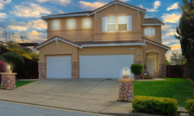 $2,198,888 | 25657 Crestfield Drive, Castro Valley, CA 94552