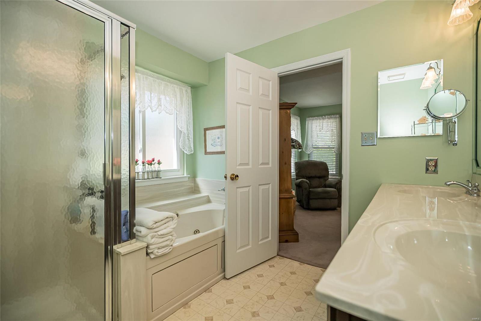 750 Strafford Ridge Drive Ballwin, MO 63021 - Photo 23 of 36 Gallery Image 23