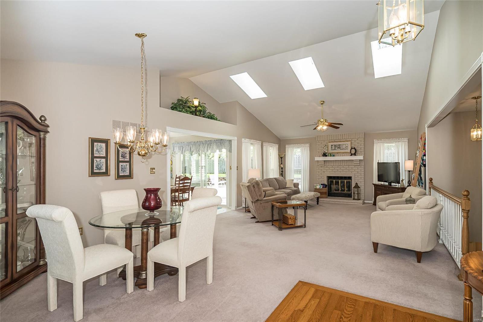 750 Strafford Ridge Drive Ballwin, MO 63021 - Photo 4 of 36 Gallery Image 4