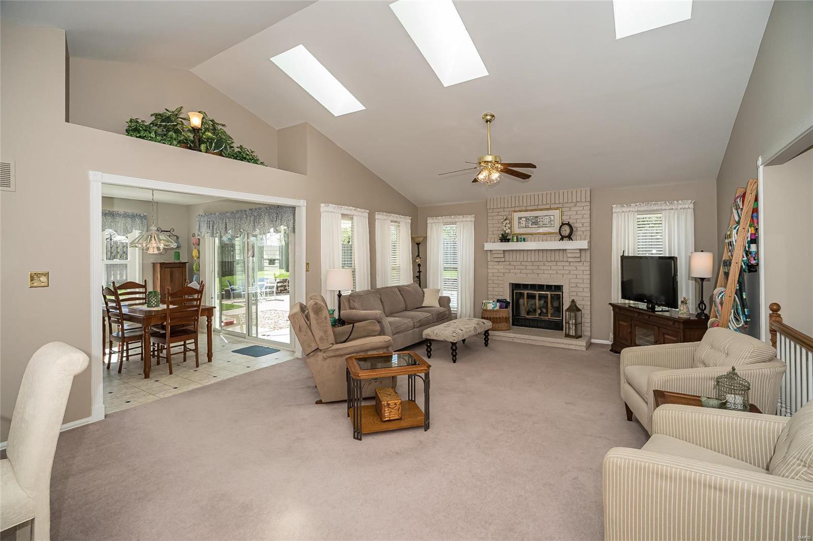 750 Strafford Ridge Drive Ballwin, MO 63021 - Photo 5 of 36 Gallery Image 5