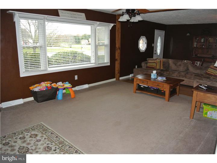 61 Auburn Road Woodstown, NJ 08098 - Photo 6 of 20 Living Room