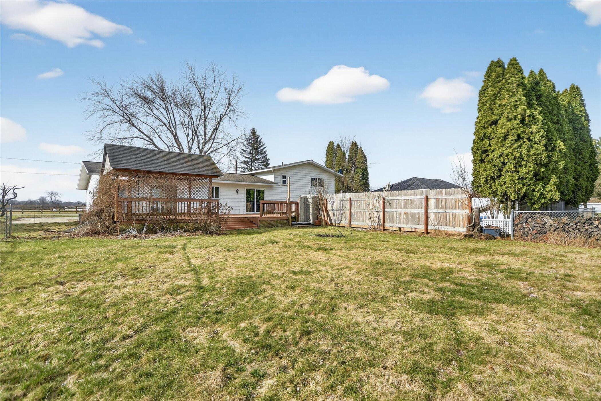 4546 East Berry Road Pleasant Lake, MI 49272 - Photo 33 of 40 33-4546-E-Berry-Rd-WindowStill