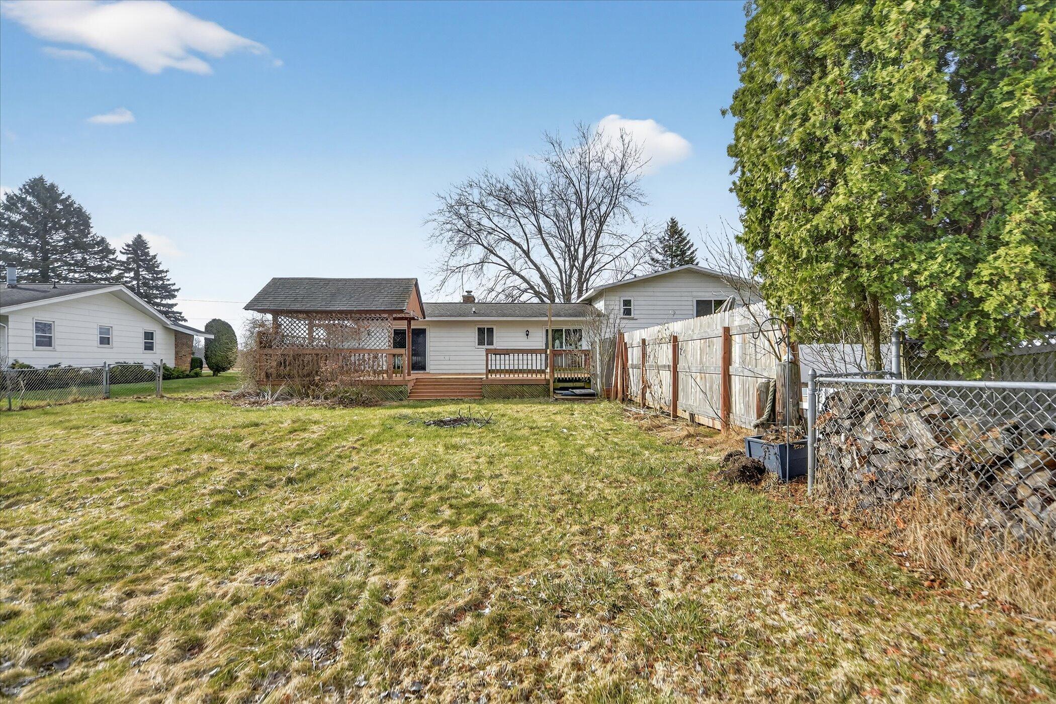 4546 East Berry Road Pleasant Lake, MI 49272 - Photo 34 of 40 34-4546-E-Berry-Rd-WindowStill