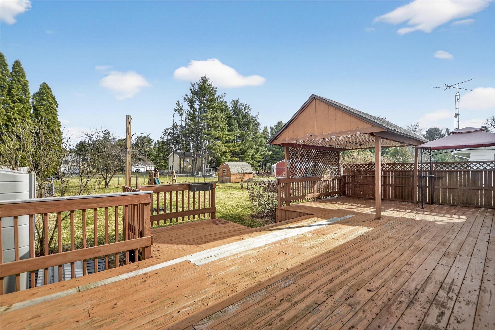 4546 East Berry Road Pleasant Lake, MI 49272 - Photo 39 of 40 39-4546-E-Berry-Rd-WindowStill