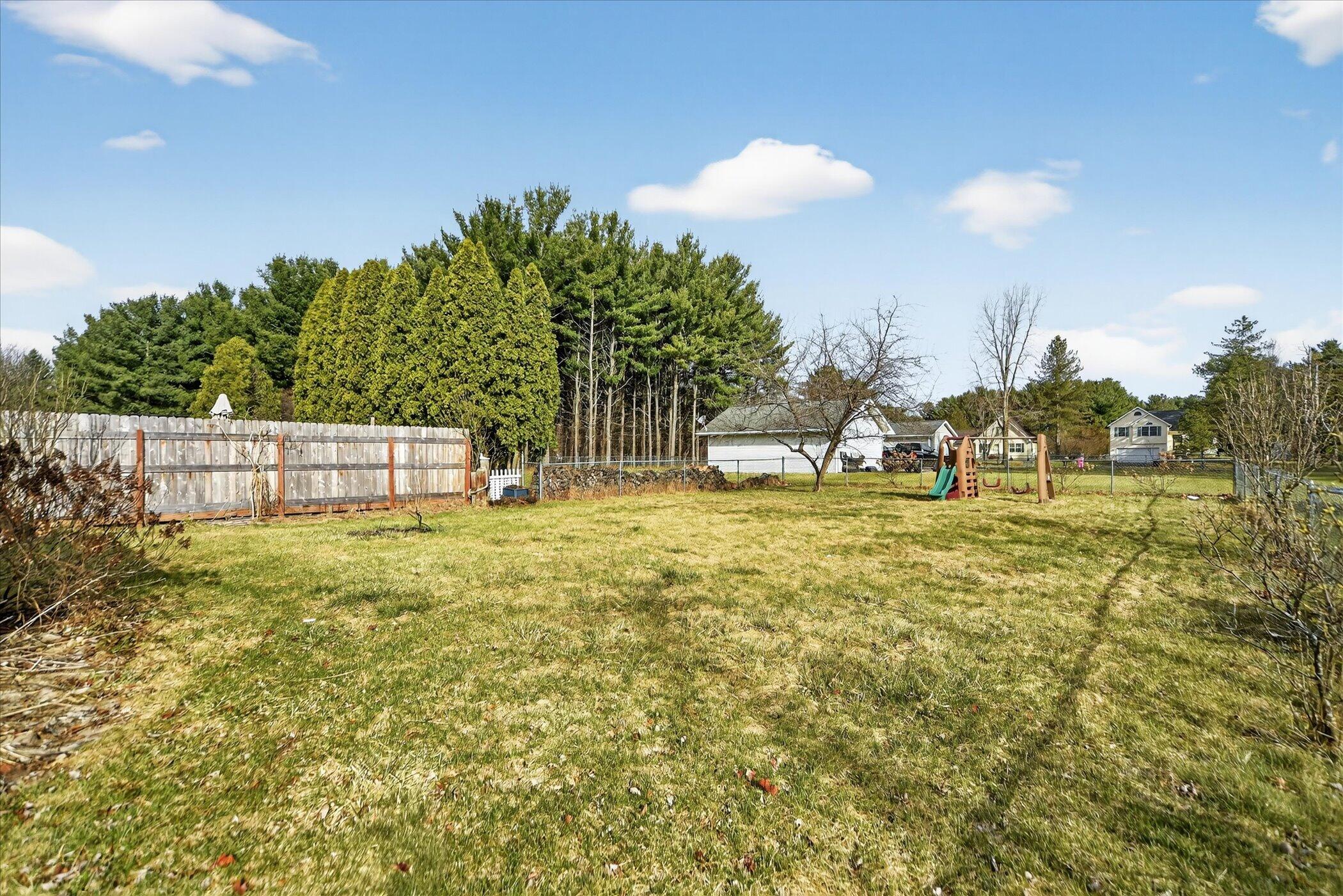 4546 East Berry Road Pleasant Lake, MI 49272 - Photo 40 of 40 40-4546-E-Berry-Rd-WindowStill