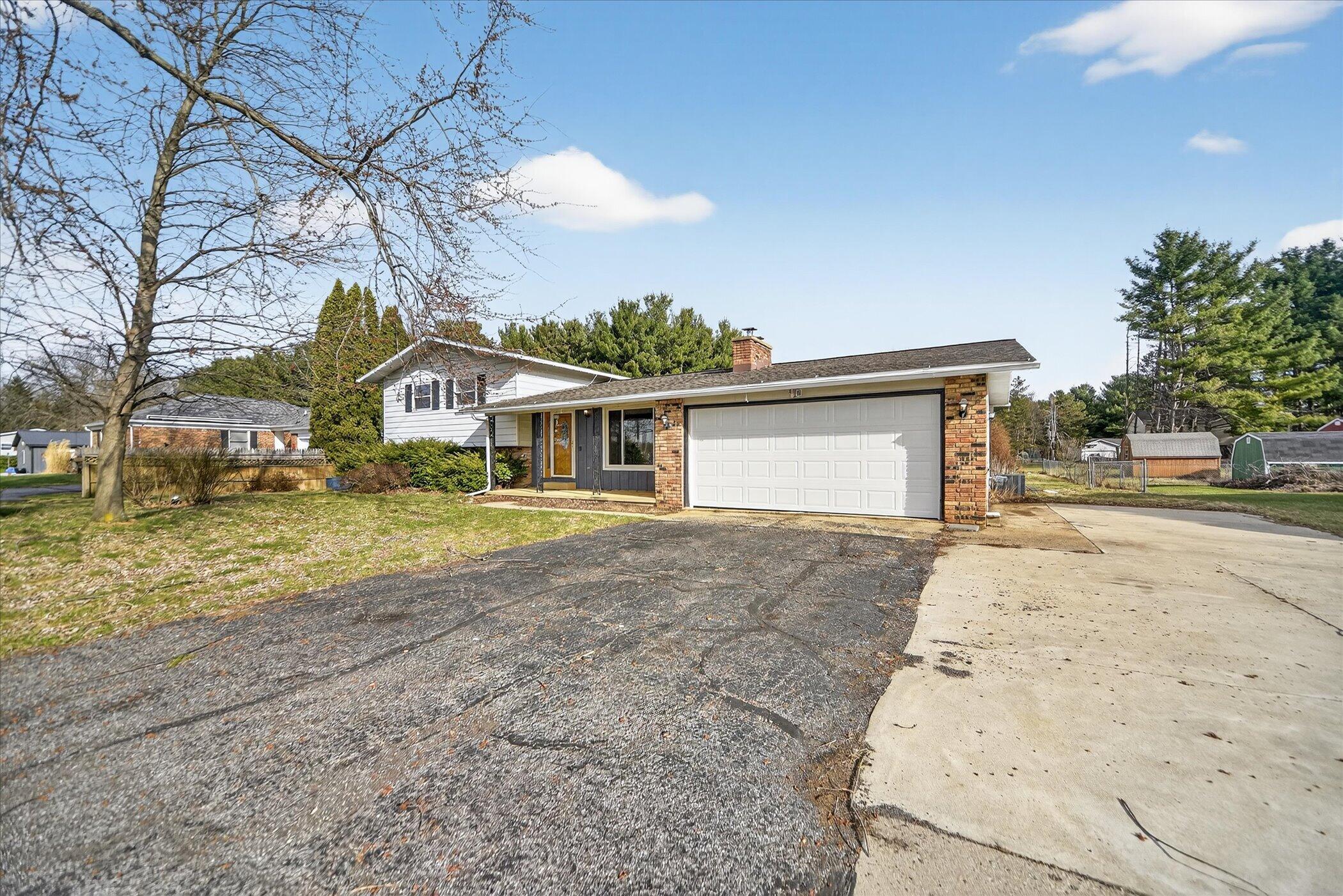 4546 East Berry Road Pleasant Lake, MI 49272 - Photo 4 of 40 04-4546-E-Berry-Rd-WindowStill