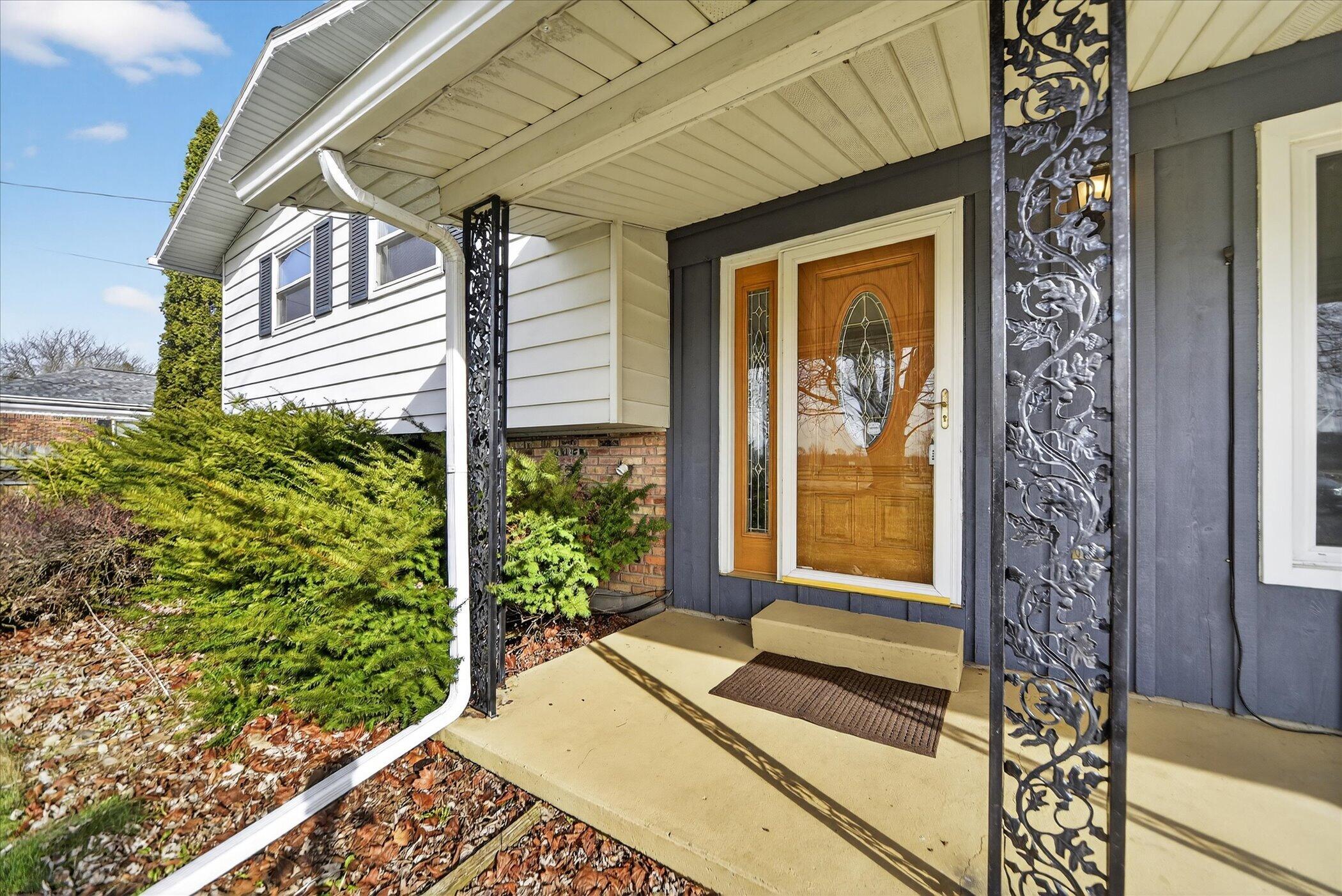 4546 East Berry Road Pleasant Lake, MI 49272 - Photo 5 of 40 05-4546-E-Berry-Rd-WindowStill