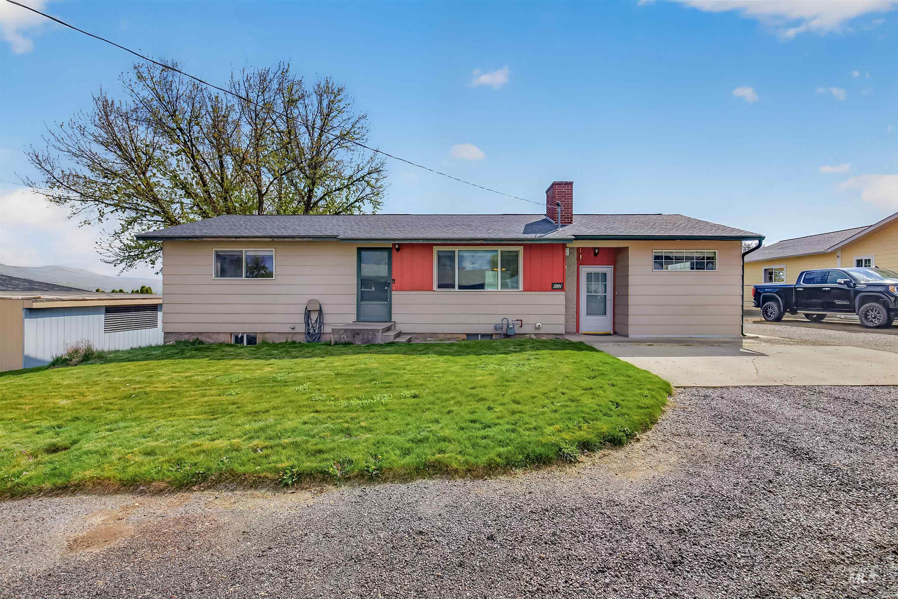 1301 Boston Street Clarkston, WA 99403 - Photo 1 of 48