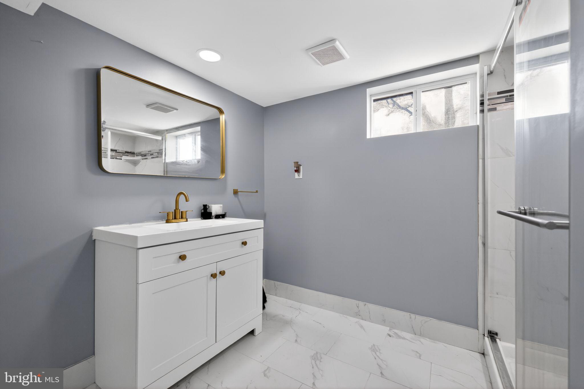 24 Alden Avenue Delran, NJ 08075 - Photo 23 of 32 en suite mater bath - lower level