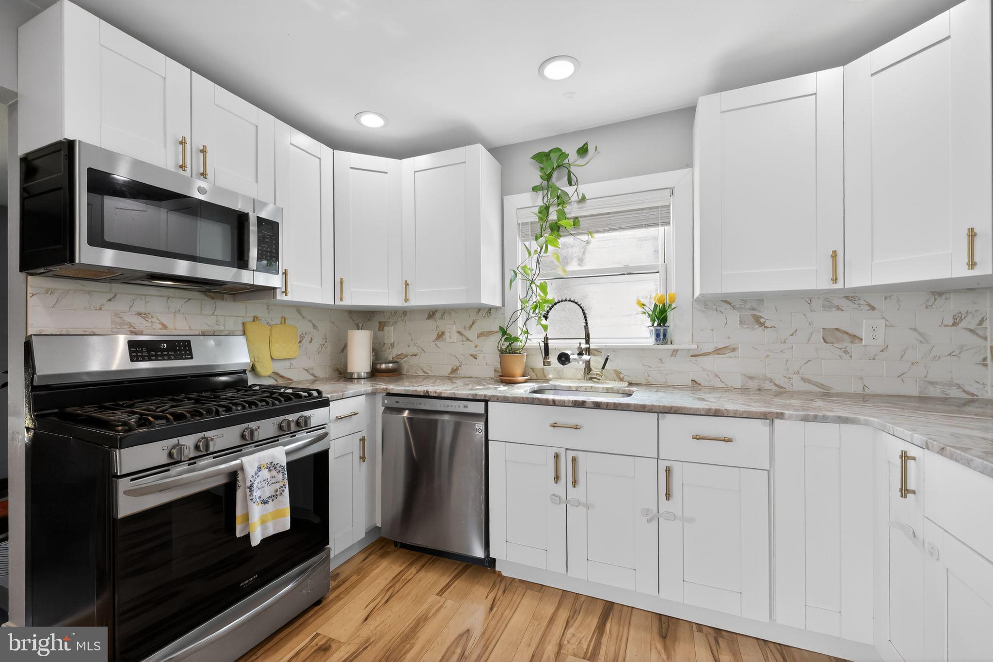 24 Alden Avenue Delran, NJ 08075 - Photo 7 of 32 kitchen