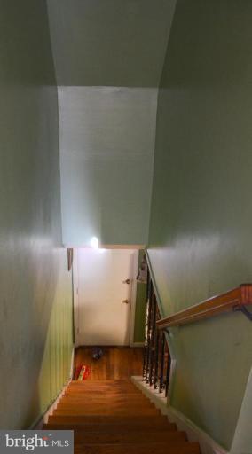3201 Janet Road Silver Spring, MD 20906 - Photo 18 of 26 Staircase