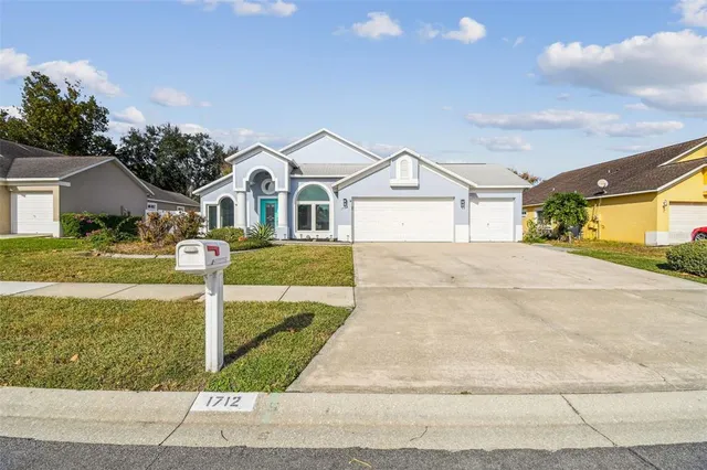 $429,000 | 1712 Powder Ridge Drive, Valrico, FL 33594