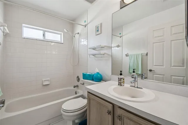 $429,000 | 1712 Powder Ridge Drive, Valrico, FL 33594