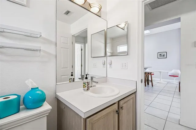 $429,000 | 1712 Powder Ridge Drive, Valrico, FL 33594