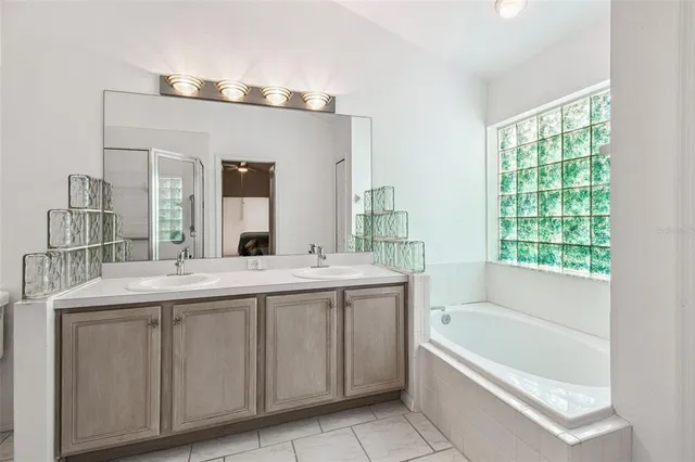 $429,000 | 1712 Powder Ridge Drive, Valrico, FL 33594