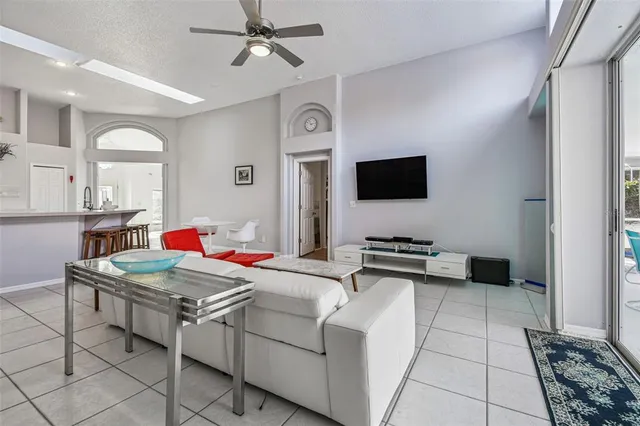 $429,000 | 1712 Powder Ridge Drive, Valrico, FL 33594