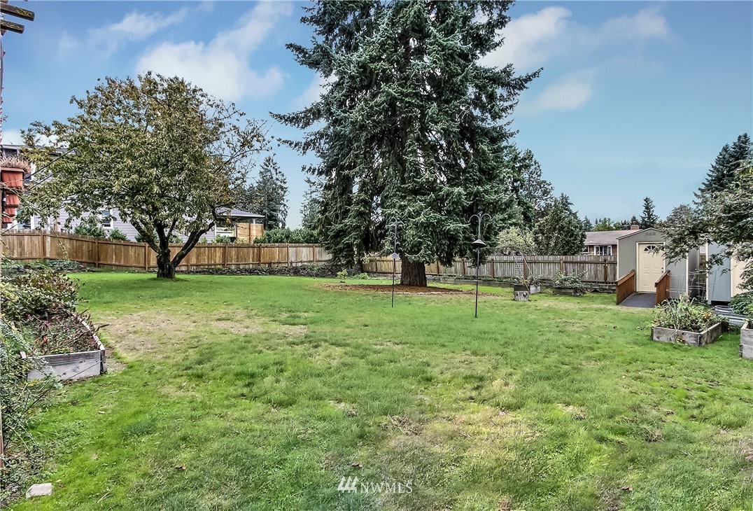 427 Southwest 127th Street Seattle, WA 98146 - Photo 17 of 19 Gallery Image 17