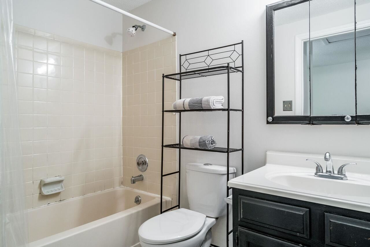 4331 Halliwell Drive Raleigh, NC 27606 - Photo 18 of 24 Hall Bath
