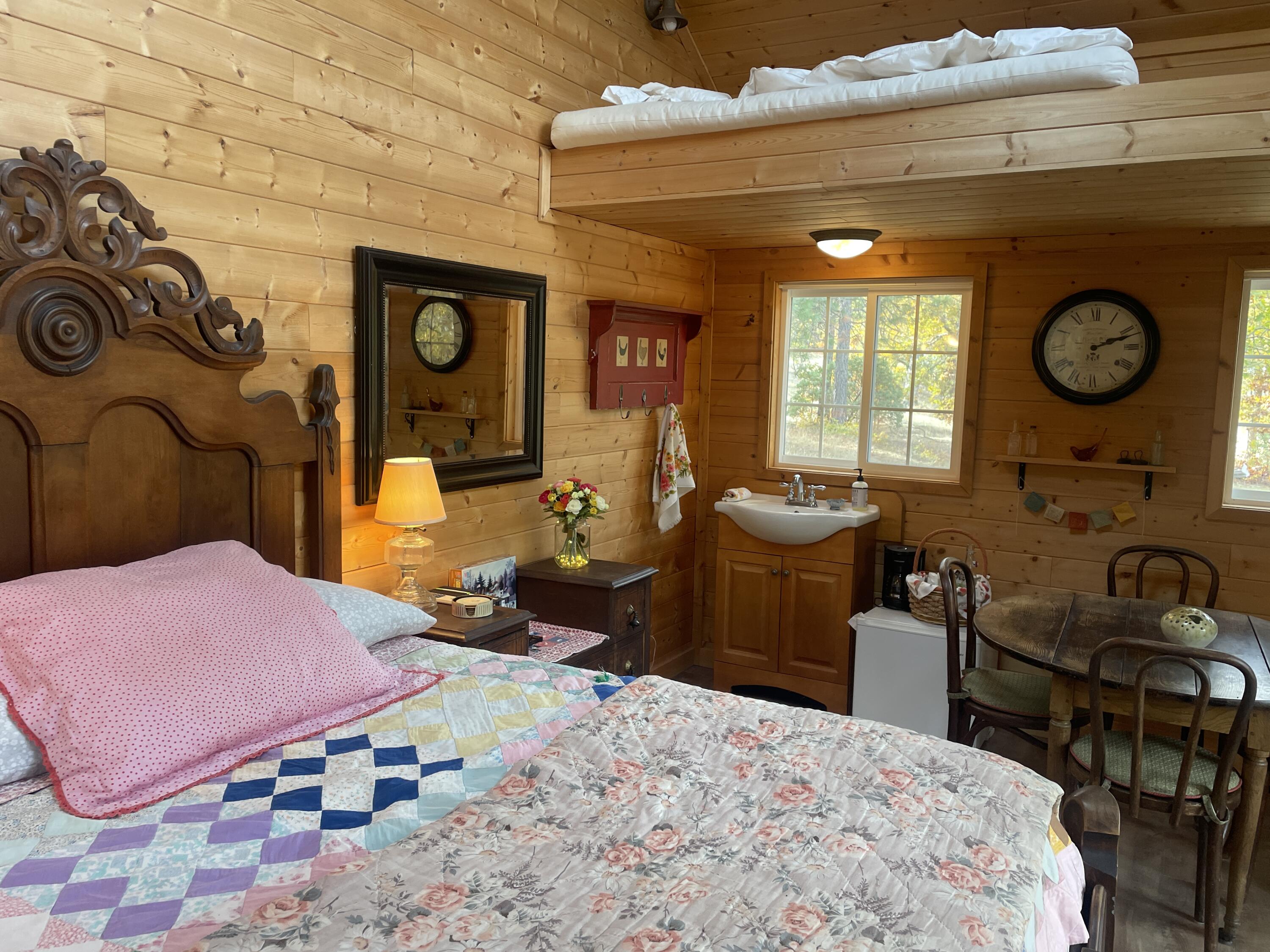 798 Covered Bridge Road Rogue River, OR 97537 - Photo 22 of 39 Guest Cabin