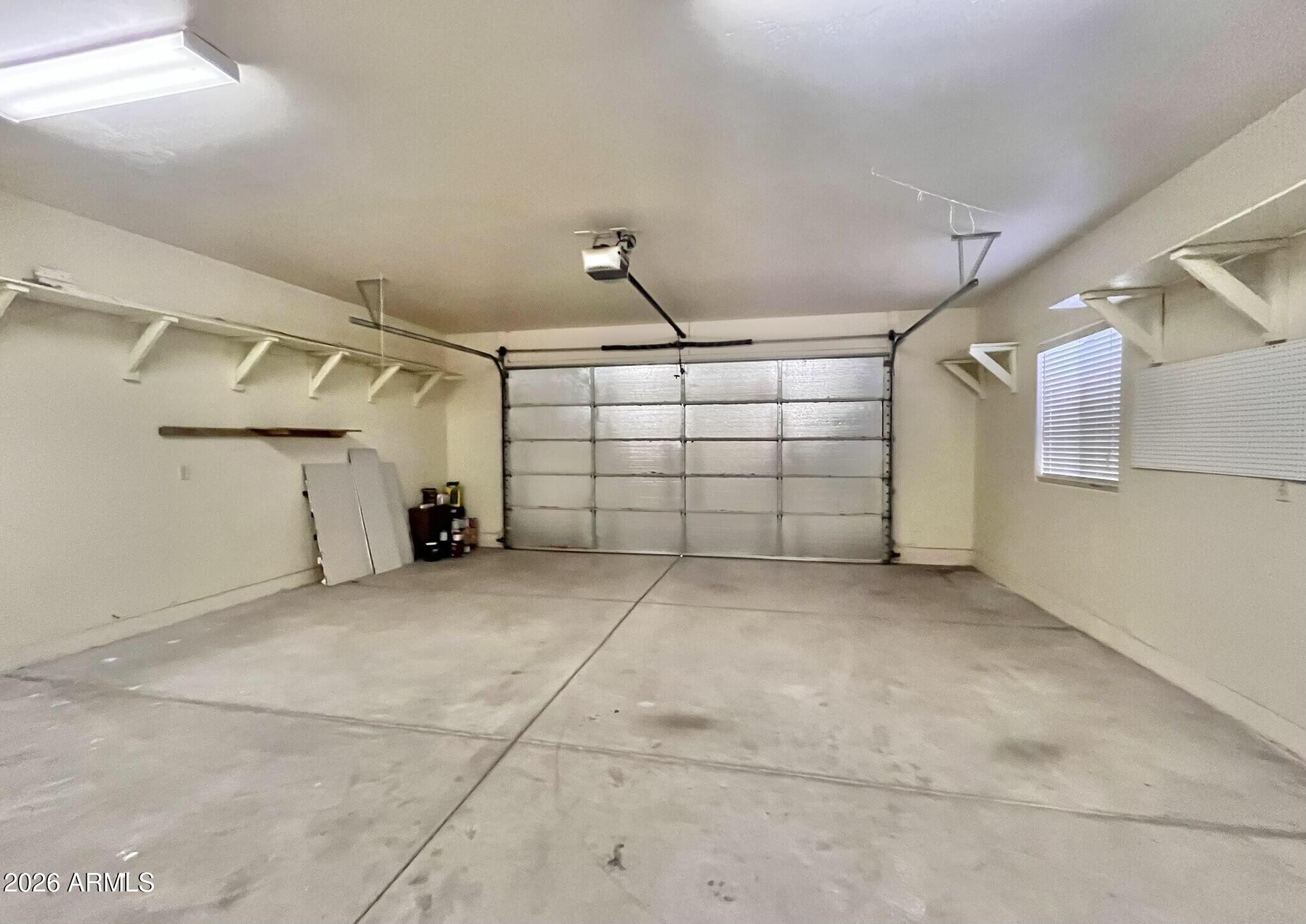 5655 North Laura Lane Rimrock, AZ 86335 - Photo 29 of 37 Garage