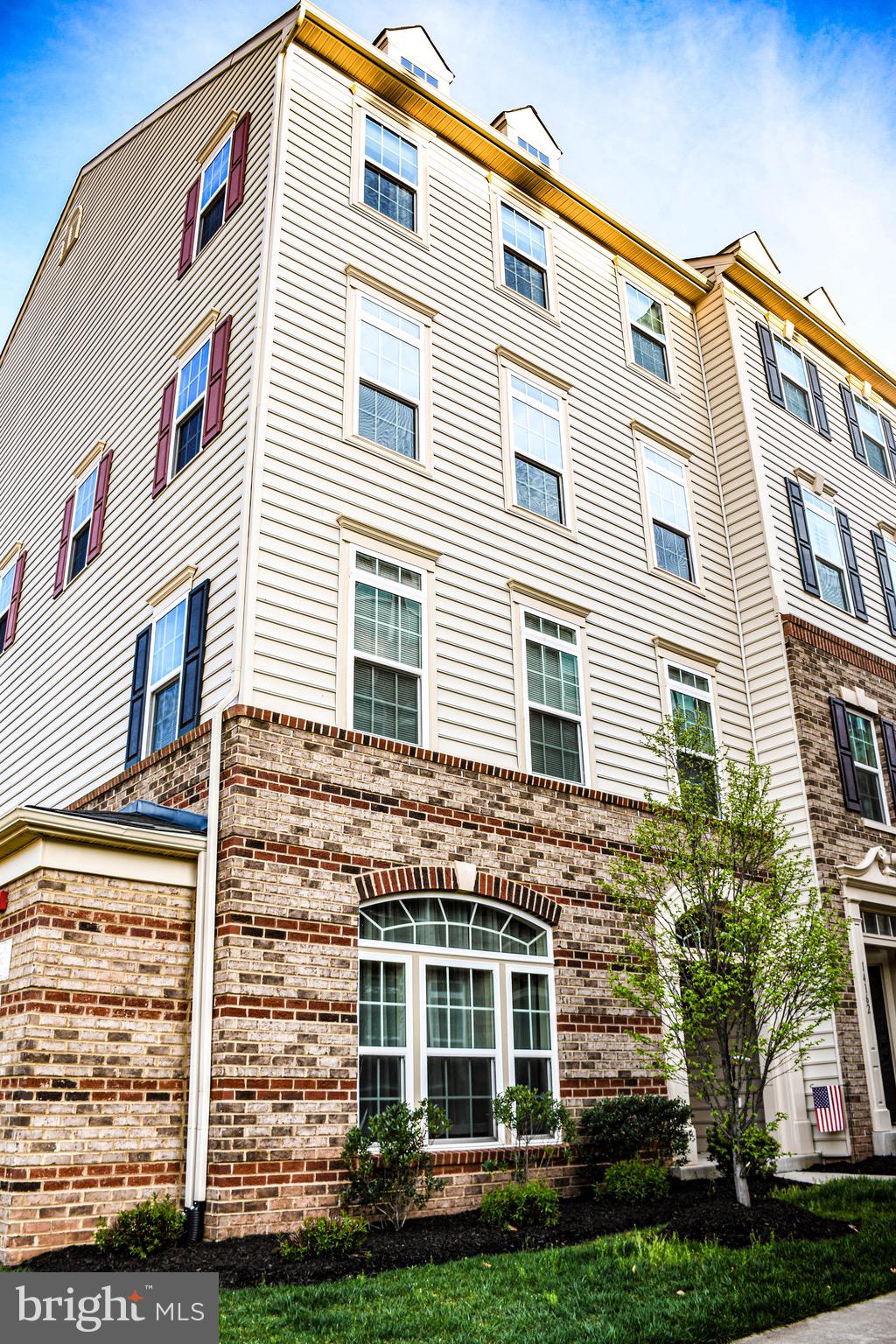14164 Haro Trail Gainesville, VA 20155 - Photo 1 of 34 Bright and Airy End Unit Townhome