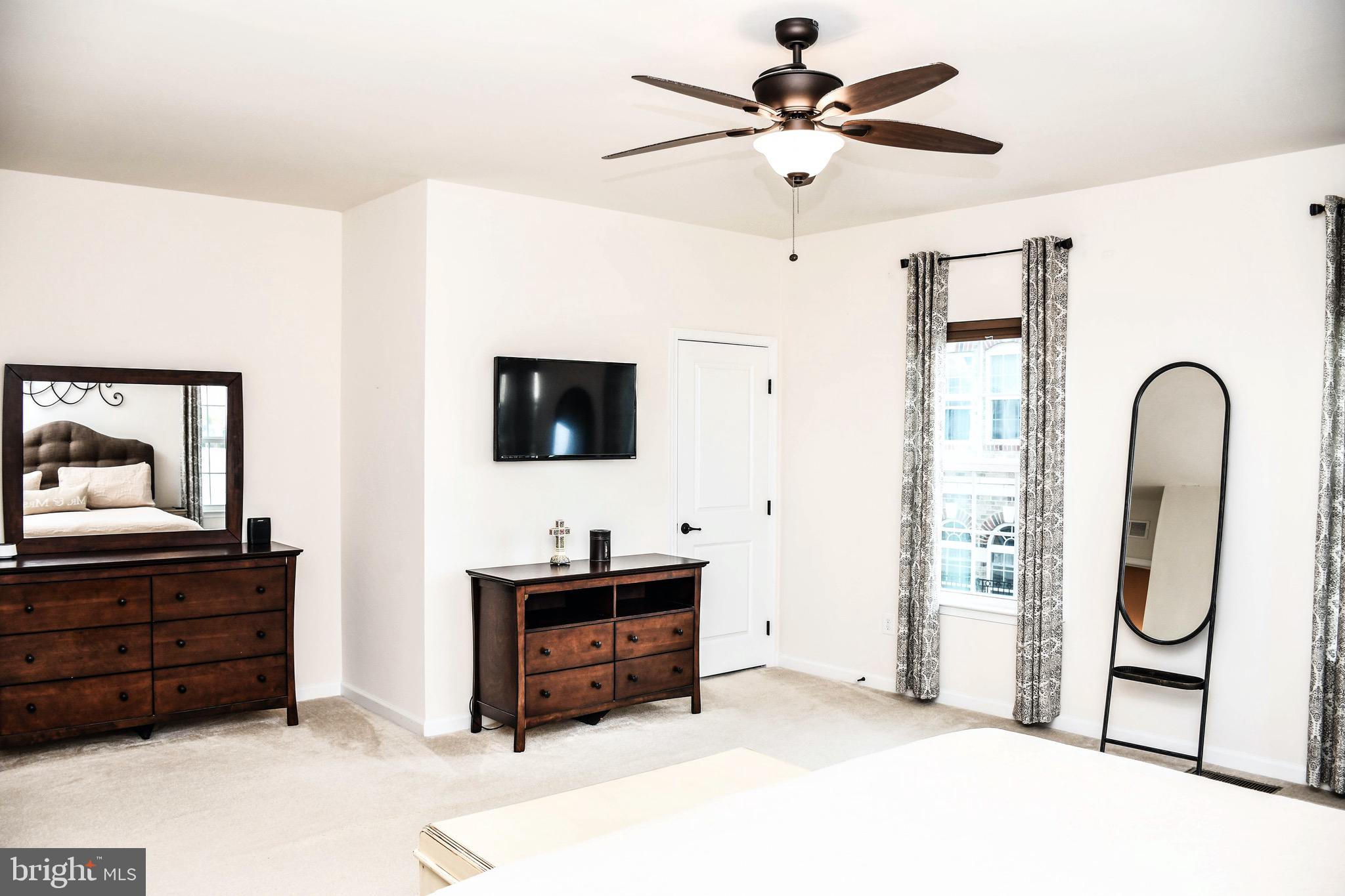 14164 Haro Trail Gainesville, VA 20155 - Photo 25 of 34 Large spacious primary bedroom