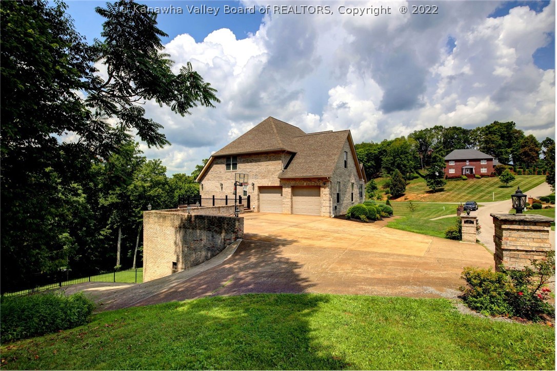 127 Newcomer Road South Charleston, WV 25309 - Photo 4 of 39 Gallery Image 4