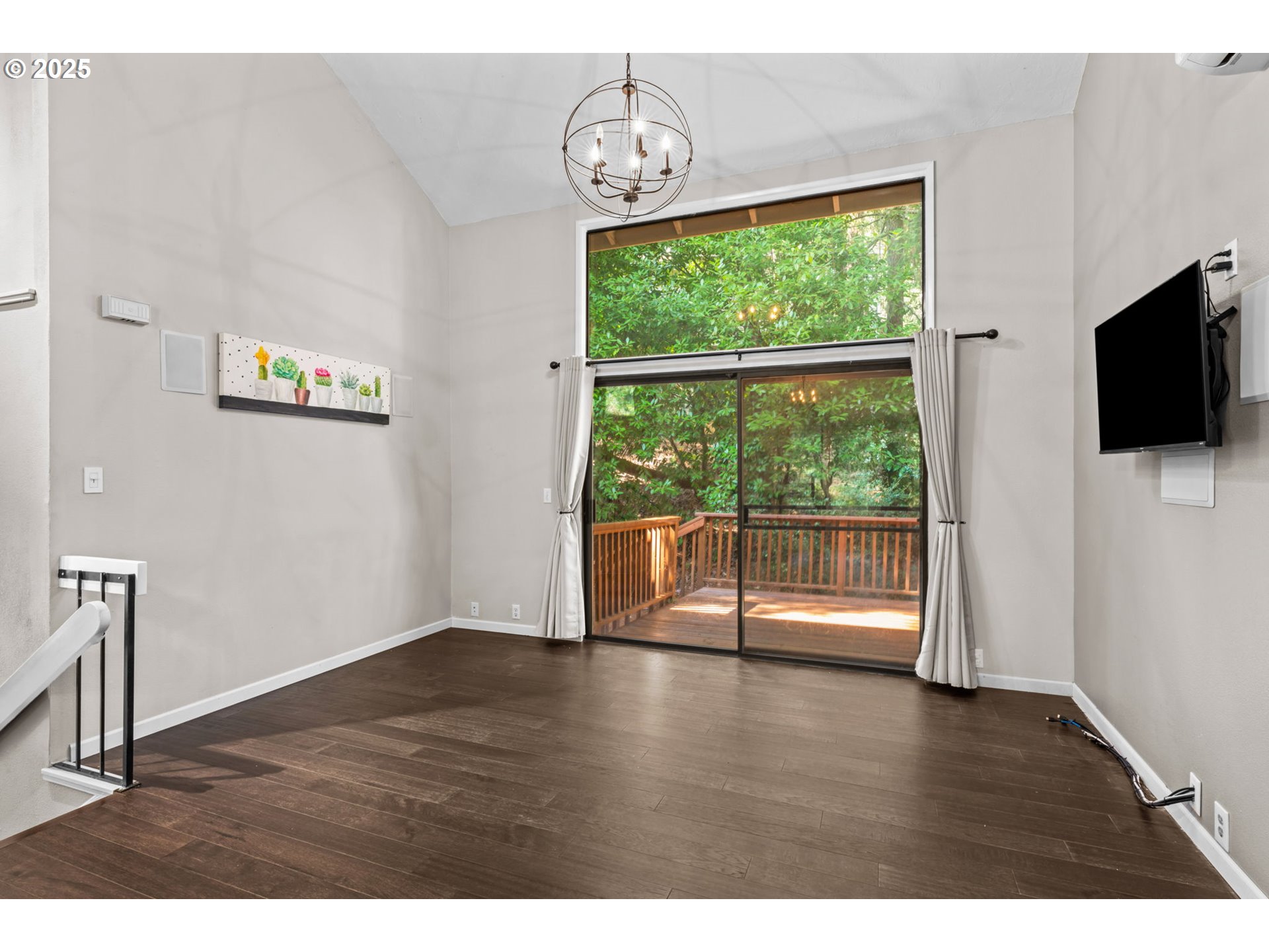 792 Brookside Drive Eugene, OR 97405 - Photo 25 of 46 a view of livingroom with furniture wooden floor and window