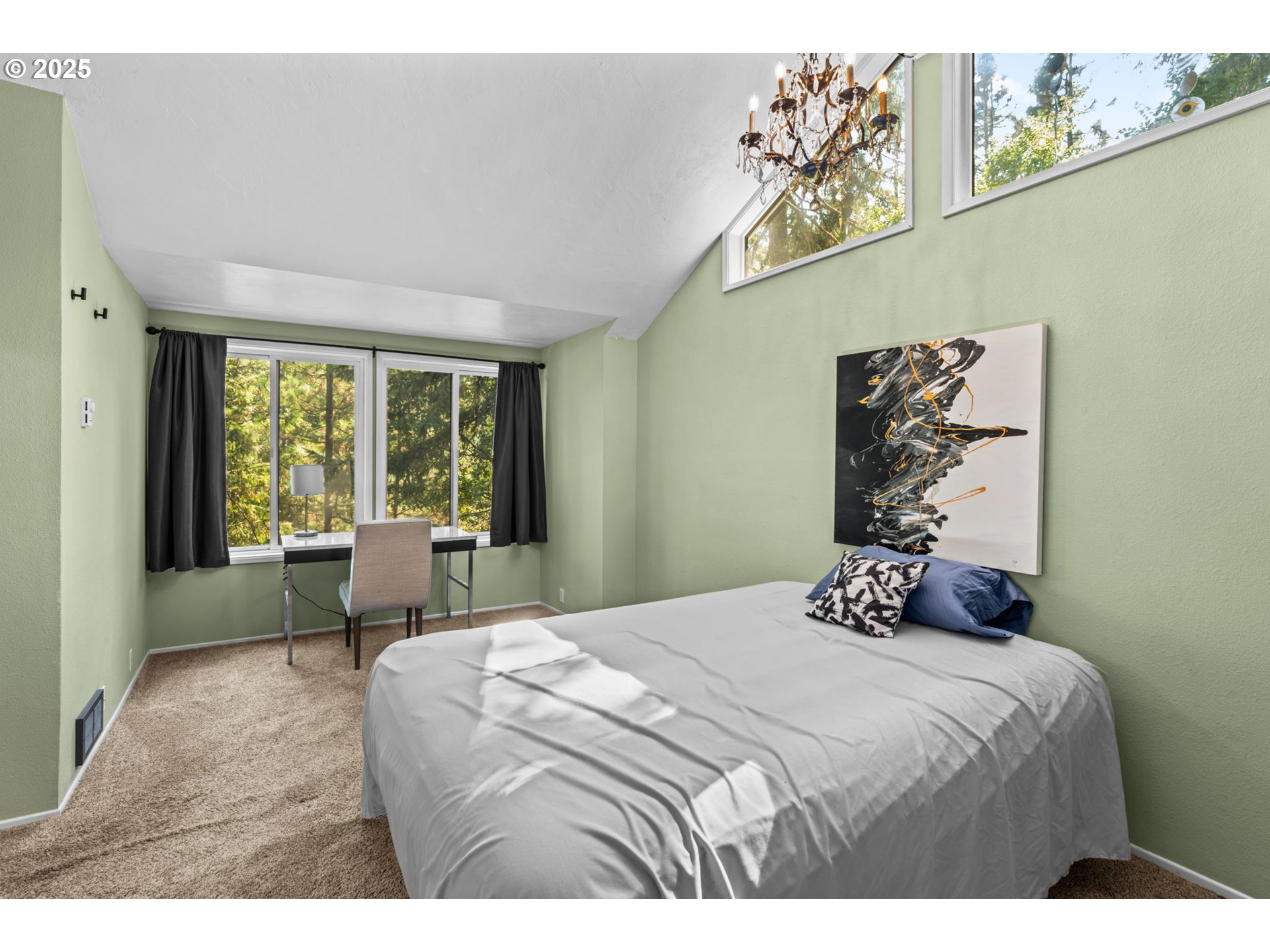 792 Brookside Drive Eugene, OR 97405 - Photo 38 of 46 a bedroom with a bed and a large window