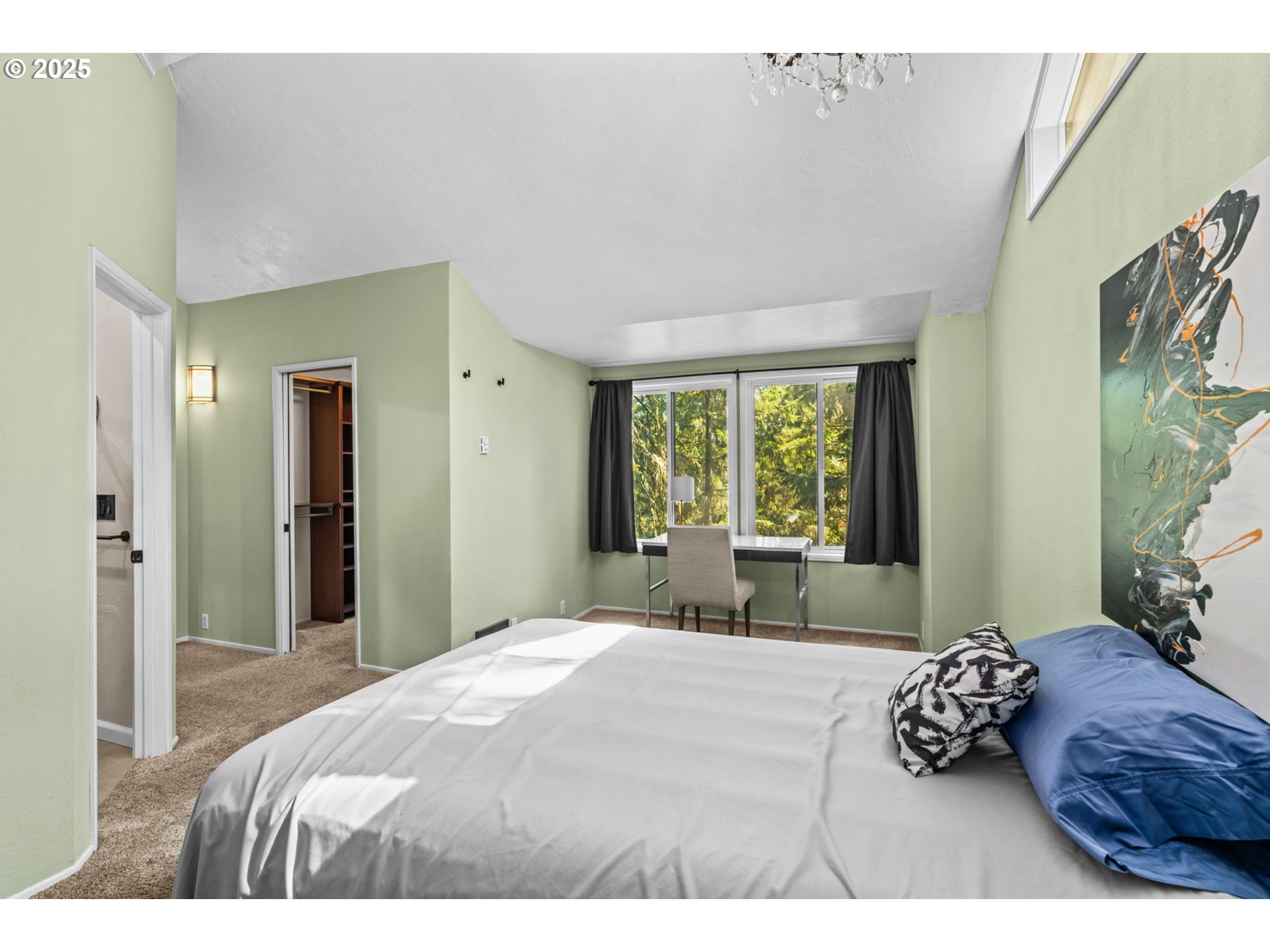 792 Brookside Drive Eugene, OR 97405 - Photo 39 of 46 a bedroom with a bed and a large window