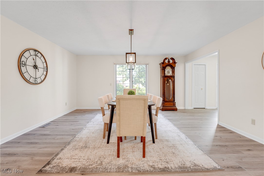 6260 Coldstream Road Highland Heights, OH 44143 - Photo 6 of 44 Formal Dining Room