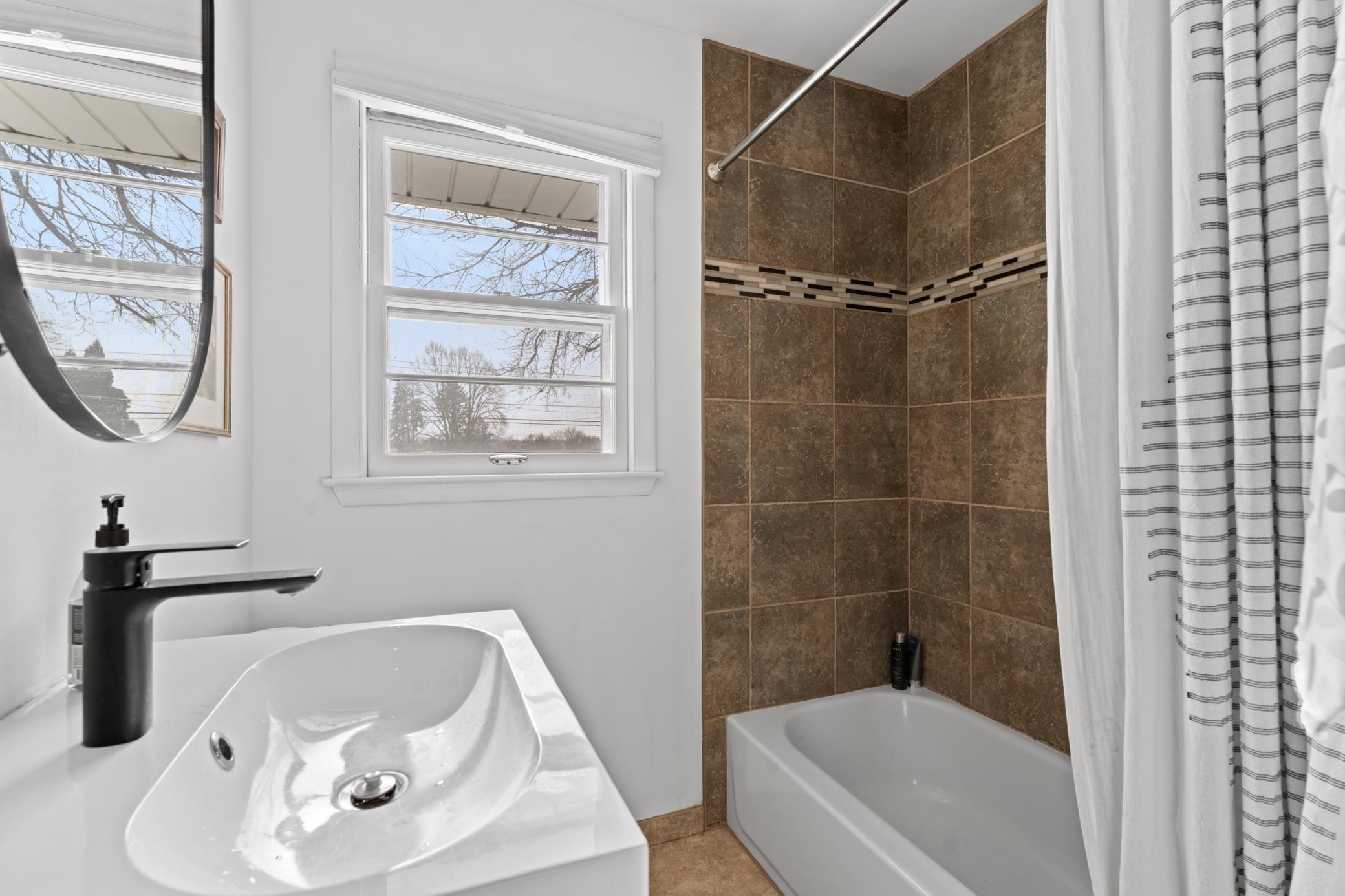 1918 18 1/2 Street Northwest Rochester, MN 55901 - Photo 15 of 32