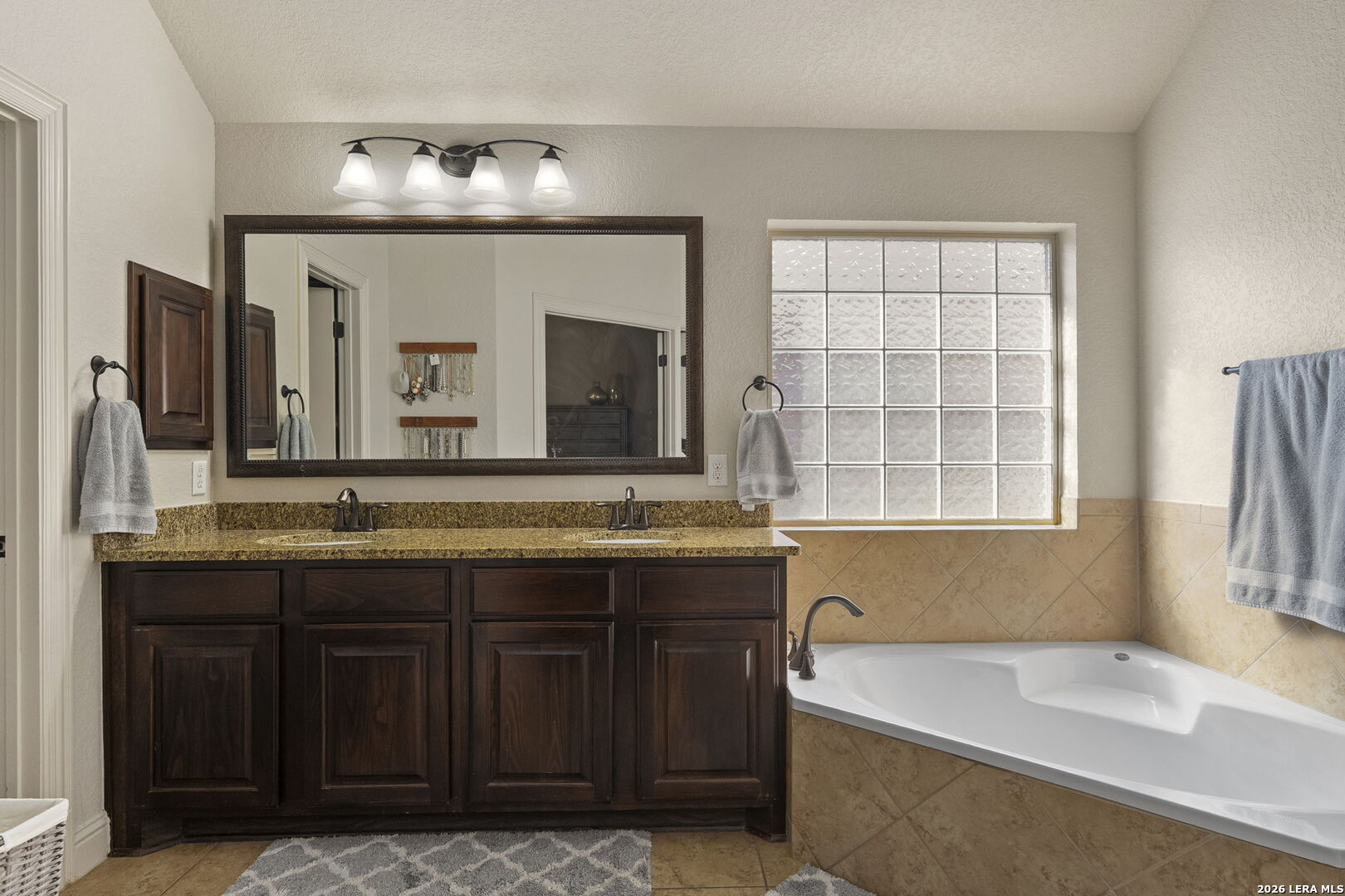 27050 Sable Run Boerne, TX 78015 - Photo 23 of 33
