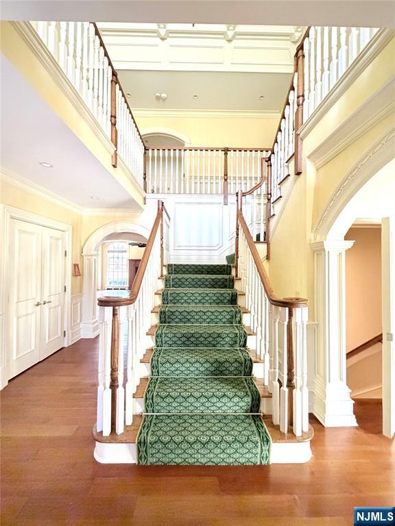 325 Wearimus Road Ho-Ho-Kus, NJ 07423 - Photo 4 of 26