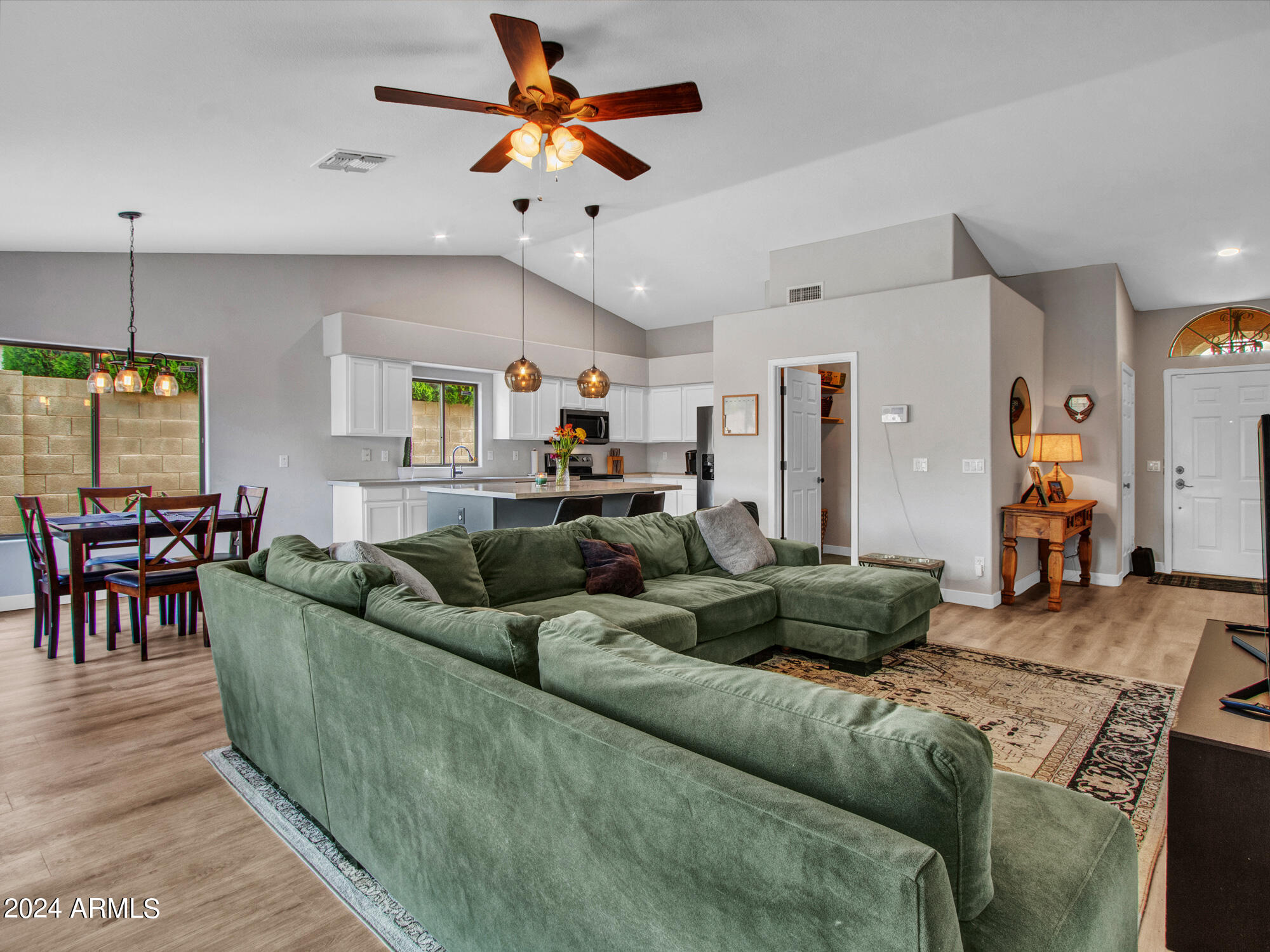 6408 West Briles Road Phoenix, AZ 85083 - Photo 13 of 59 02-Living room (4)