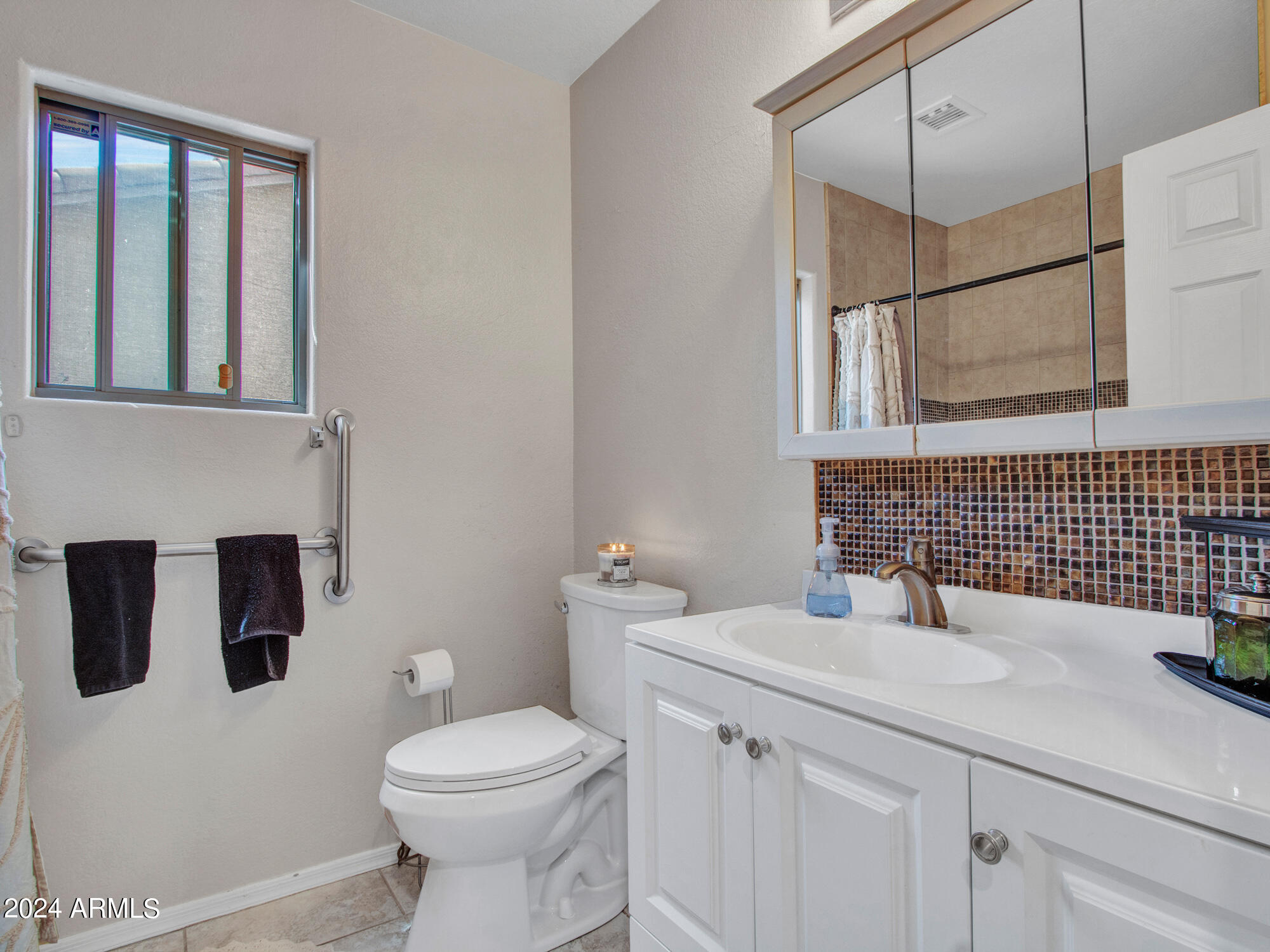 6408 West Briles Road Phoenix, AZ 85083 - Photo 38 of 59 07-Hall bath
