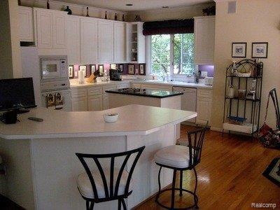 3436 Mayacoo Court Rochester, MI 48309 - Photo 7 of 24 Kitchen.jpg