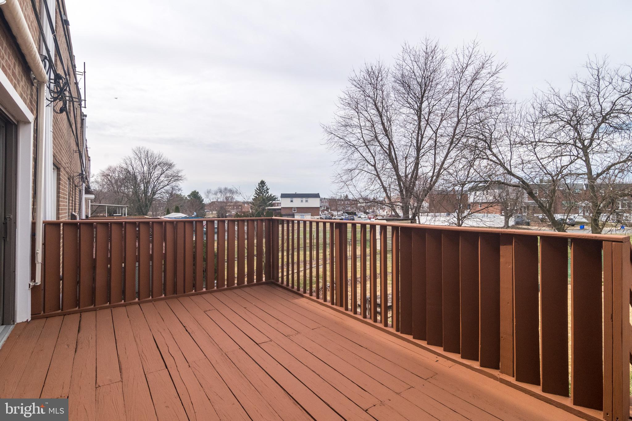 10224 West Keswick Road Philadelphia, PA 19114 - Photo 23 of 27 Wood Deck off of Breakfast Room