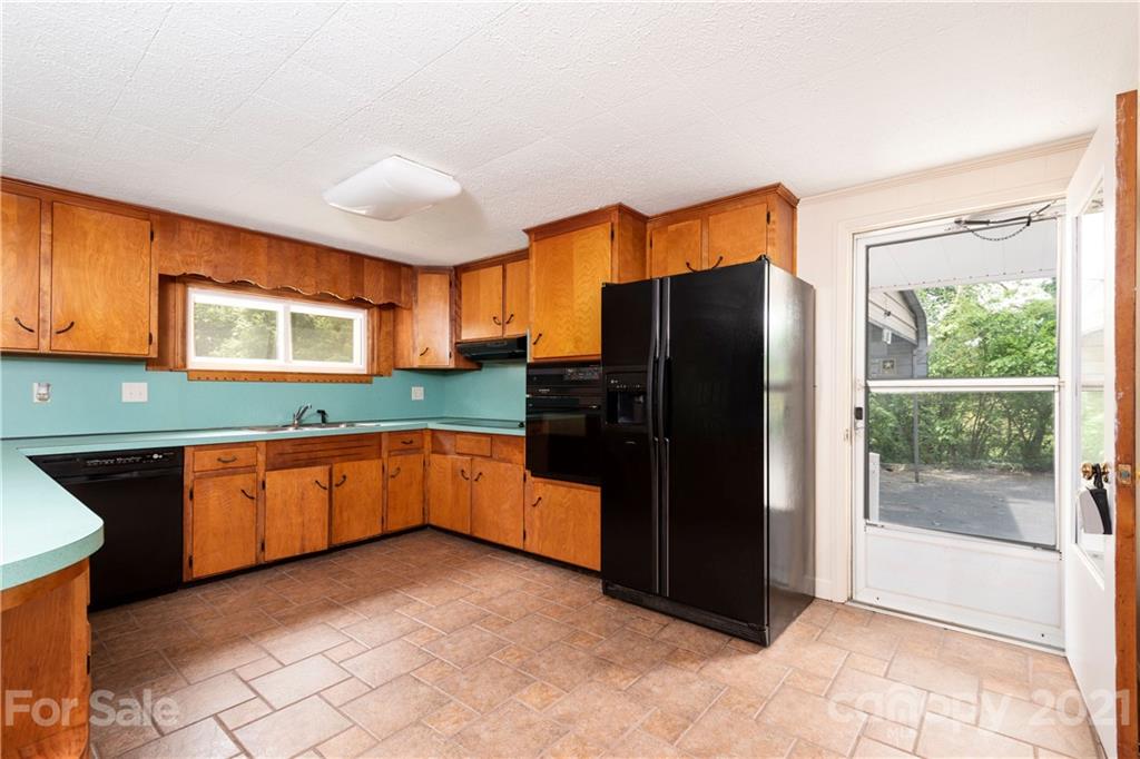 263 Erwin Hills Road Asheville, NC 28806 - Photo 4 of 35 Gallery Image 4