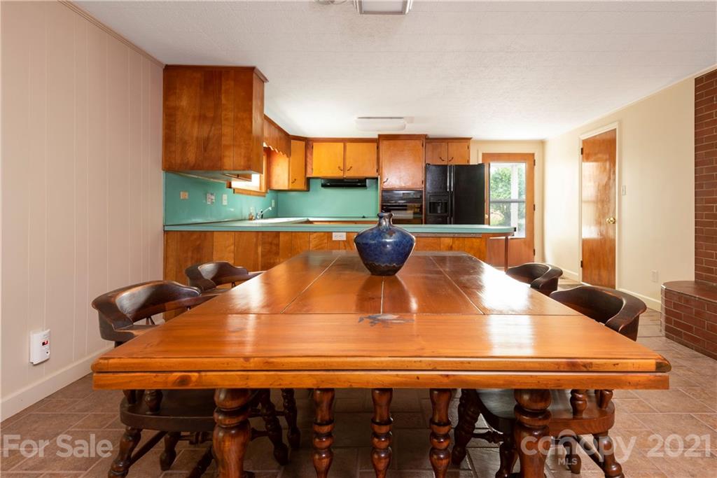 263 Erwin Hills Road Asheville, NC 28806 - Photo 5 of 35 Gallery Image 5