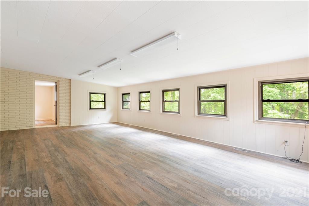 263 Erwin Hills Road Asheville, NC 28806 - Photo 8 of 35 Gallery Image 8