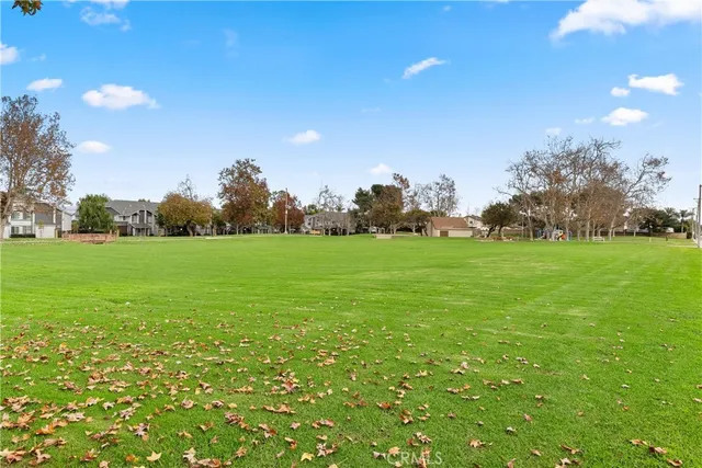 $2,600 | 18312 Parkview Lane, Unit 202, Huntington Beach, CA 92648